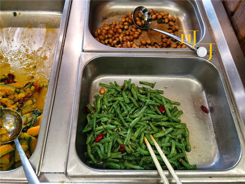 荻港渔村的早餐全是特色小吃,品种太多了,每样吃半个还没吃全